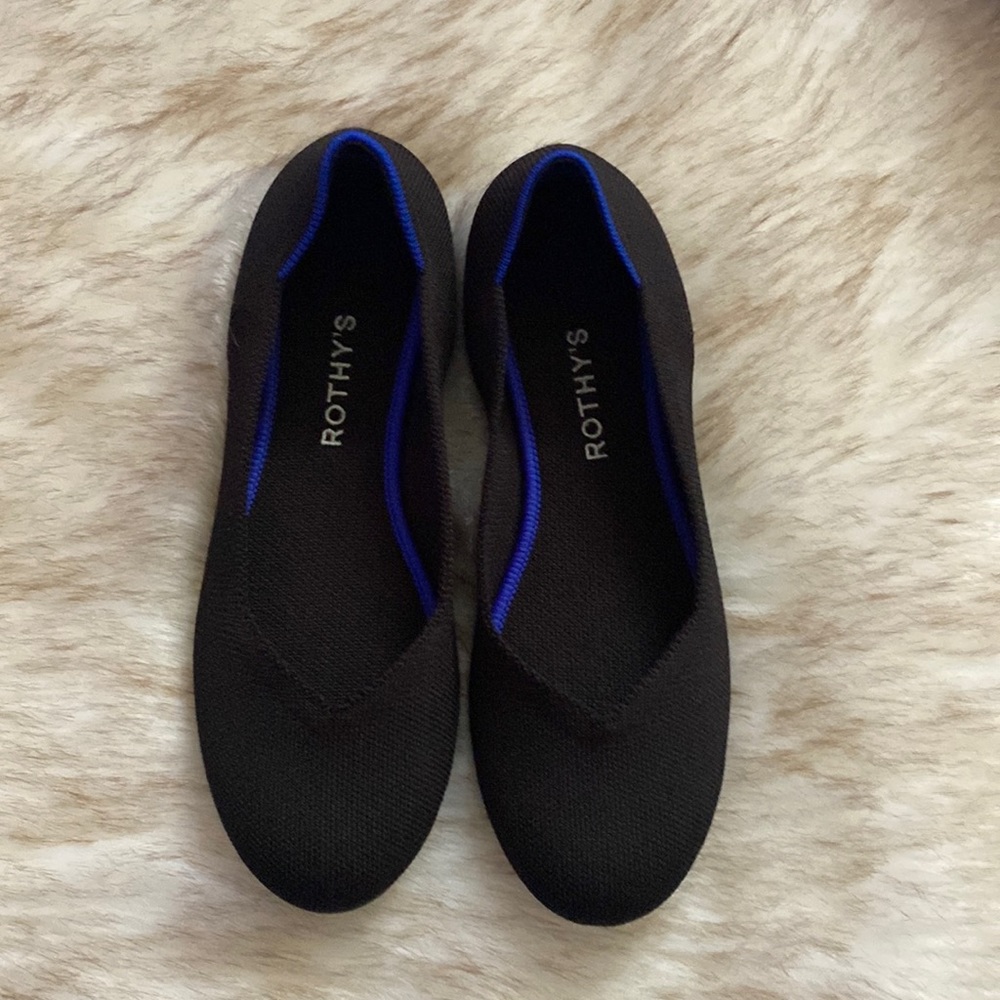 NWOT Rothy’s in black! Great for now and the Fall!